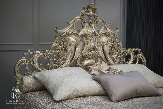 Baroque style carved bed ( Fratelli Radice )